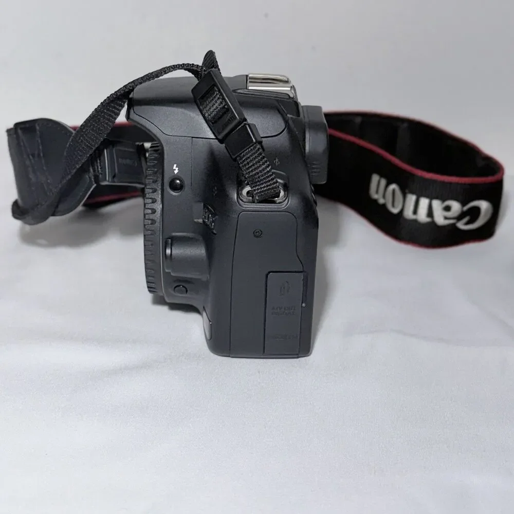 Canon Rebel T1i EOS Camera w/ EFS 18-55mm & 55-250mm Lenses + Carrying Bag